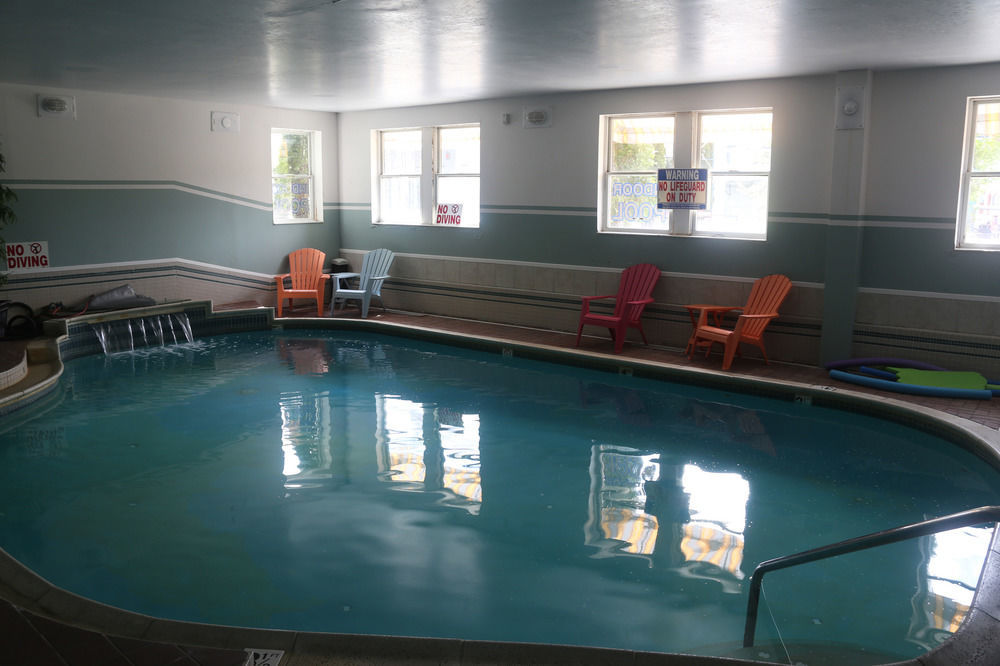Riverhouse And Hotel