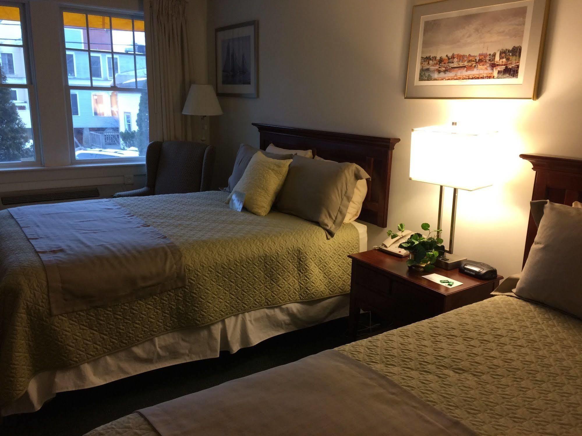 Riverhouse And Hotel
