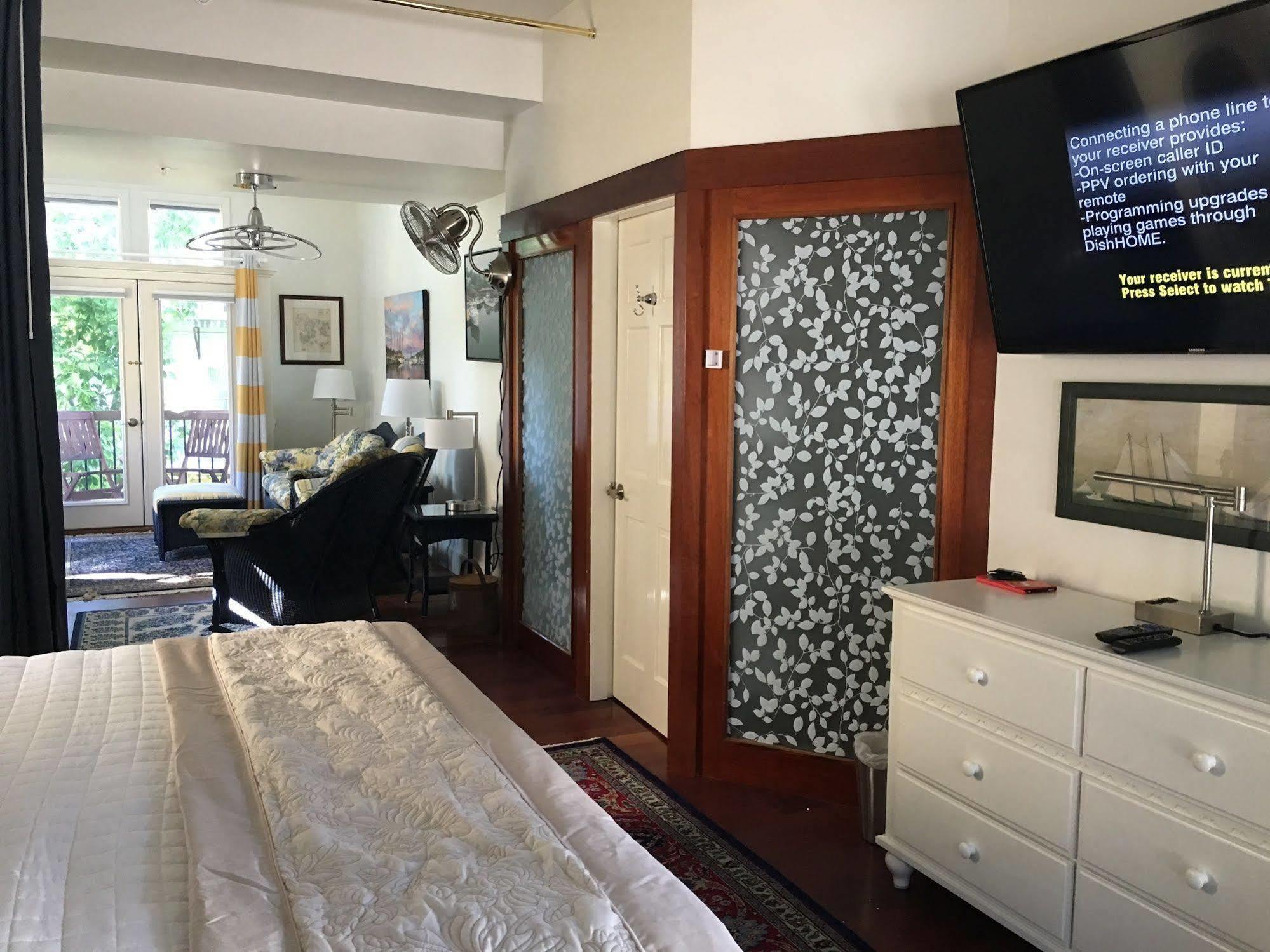 Riverhouse And Hotel 3*